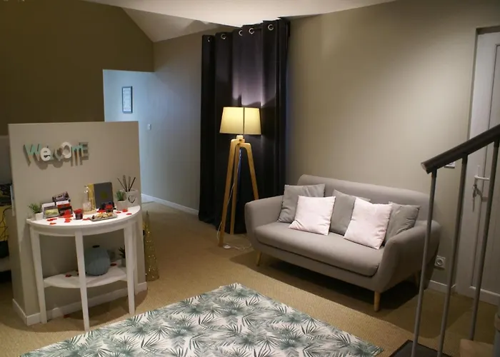 Magnifique Avec Jacuzzi Privatif Couette-café