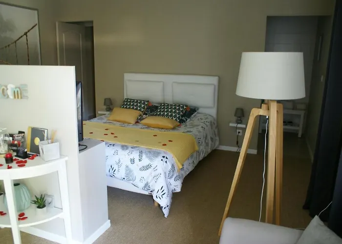 Couette-café Magnifique Avec Jacuzzi Privatif